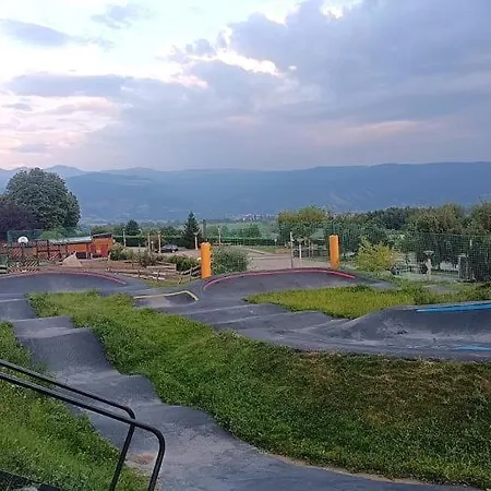 Сasa de vacaciones Casa Junto A Puigcerda Con Jardín, Wifi Y Chimenea Enveitg